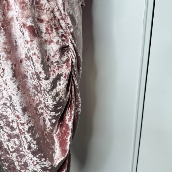 Venus Velvet Off-Shoulder Dress Pink - Picture 8 of 10